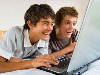 teens-internet-mcafee-itusers