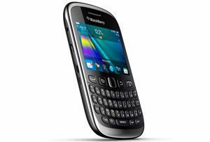 BlackBerry-Curve-9320-itusers